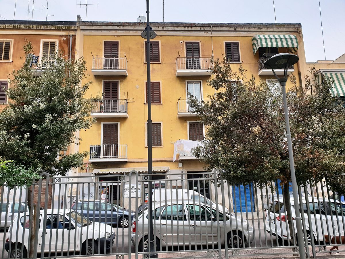 Appartamento di  2 vani /60 mq  a Bari - Libertà  (zona zona Chiesa del Redentore)