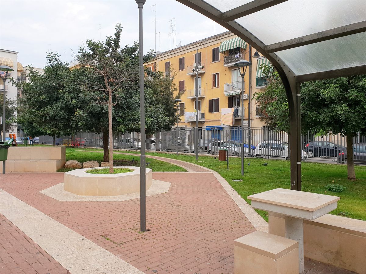 Appartamento di  2 vani /60 mq  a Bari - Libertà  (zona zona Chiesa del Redentore)