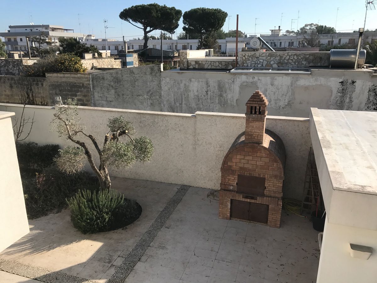 Villa (zona residenziale) di  6 vani /250 mq  a Bari - Santo Spirito (zona Giovinazzo)