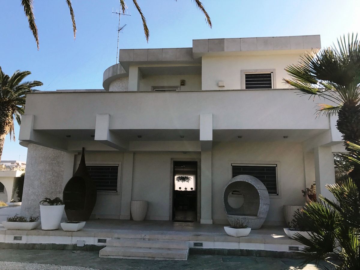 Villa (zona residenziale) di  6 vani /250 mq  a Bari - Santo Spirito (zona Giovinazzo)