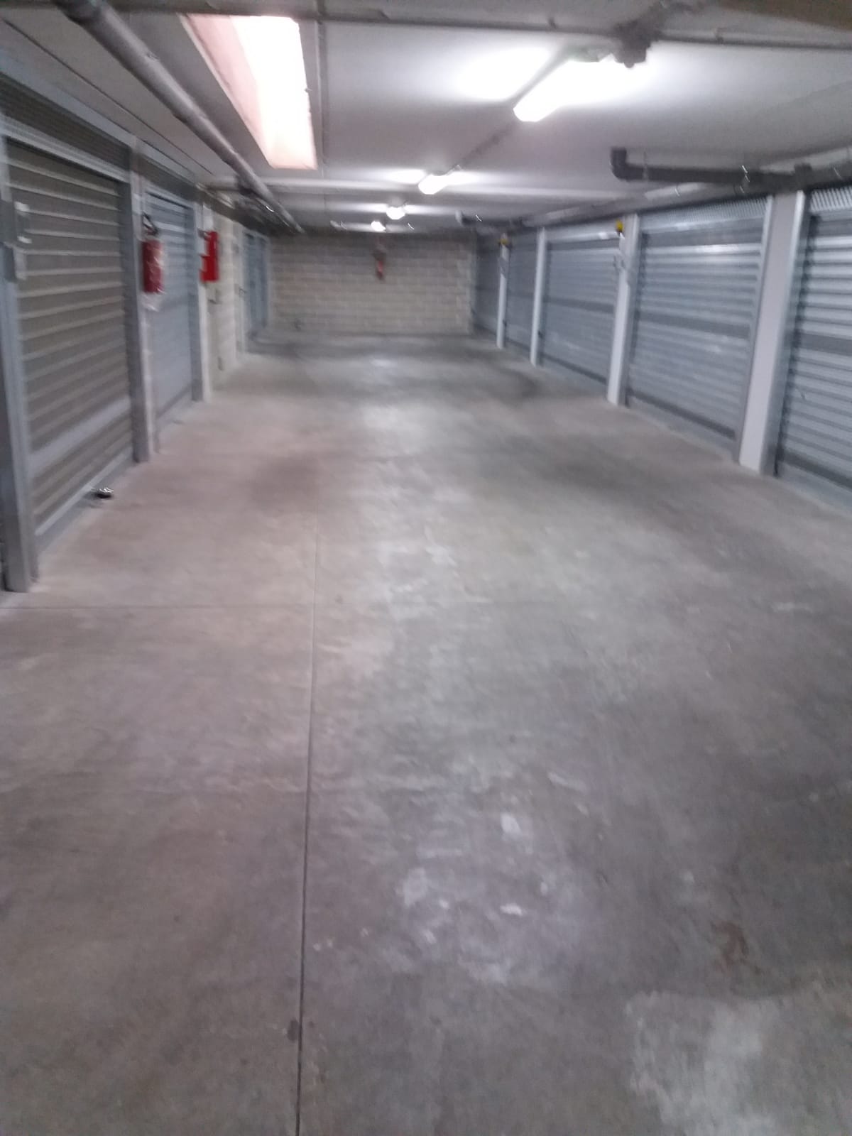 Box / Garage / Posto Auto di  1 vani /20 mq  a Bari - Carrassi (zona Policlinico)