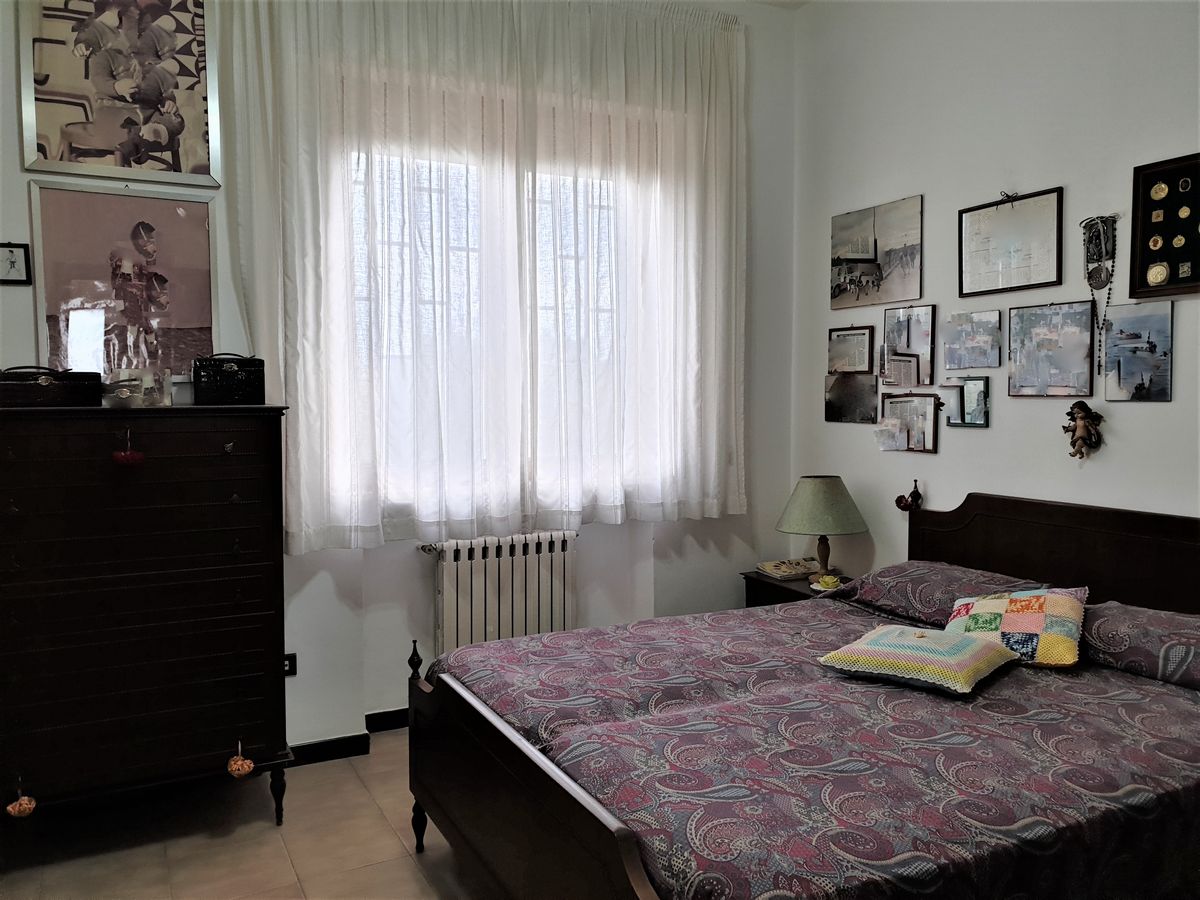 Villa (zona residenziale) di  6 vani /219 mq  a Bari - Mungivacca (zona rione Mungivacca , Japigia, Carrassi alta)