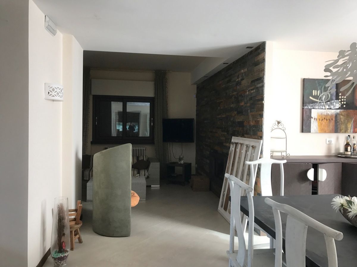 Villa (zona residenziale) di  6 vani /250 mq  a Bari - Santo Spirito (zona Giovinazzo)