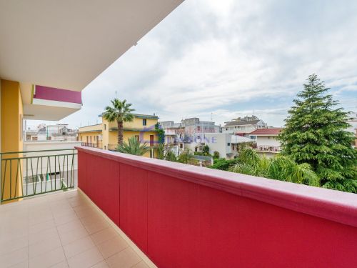 Appartamento di  5 vani /140 mq  a Bitetto (zona Via Beato)