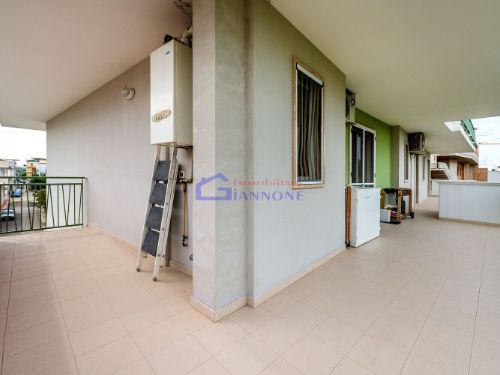 Appartamento di  5 vani /140 mq  a Bitetto (zona Via Beato)