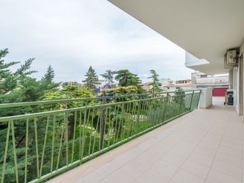 Appartamento di  5 vani /140 mq  a Bitetto (zona Via Beato)