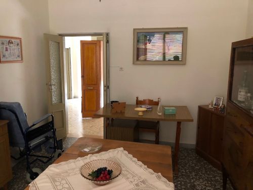 Casa indipendente di  4 vani /200 mq  a Bitetto (zona Centro)