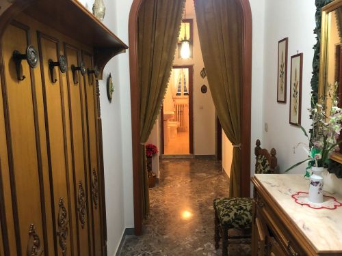 Palazzo / Stabile di  6 vani /385 mq  a Bitetto (zona Via Beato)