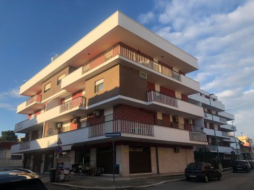 Appartamento di  4 vani /130 mq  a Bitetto (zona Estramurale)