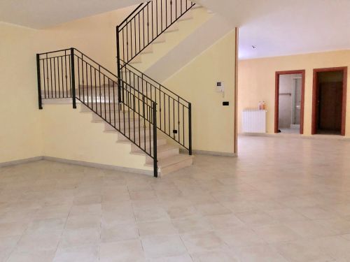 Villa (zona residenziale) di  5 vani /290 mq  a Bari - Santo Spirito