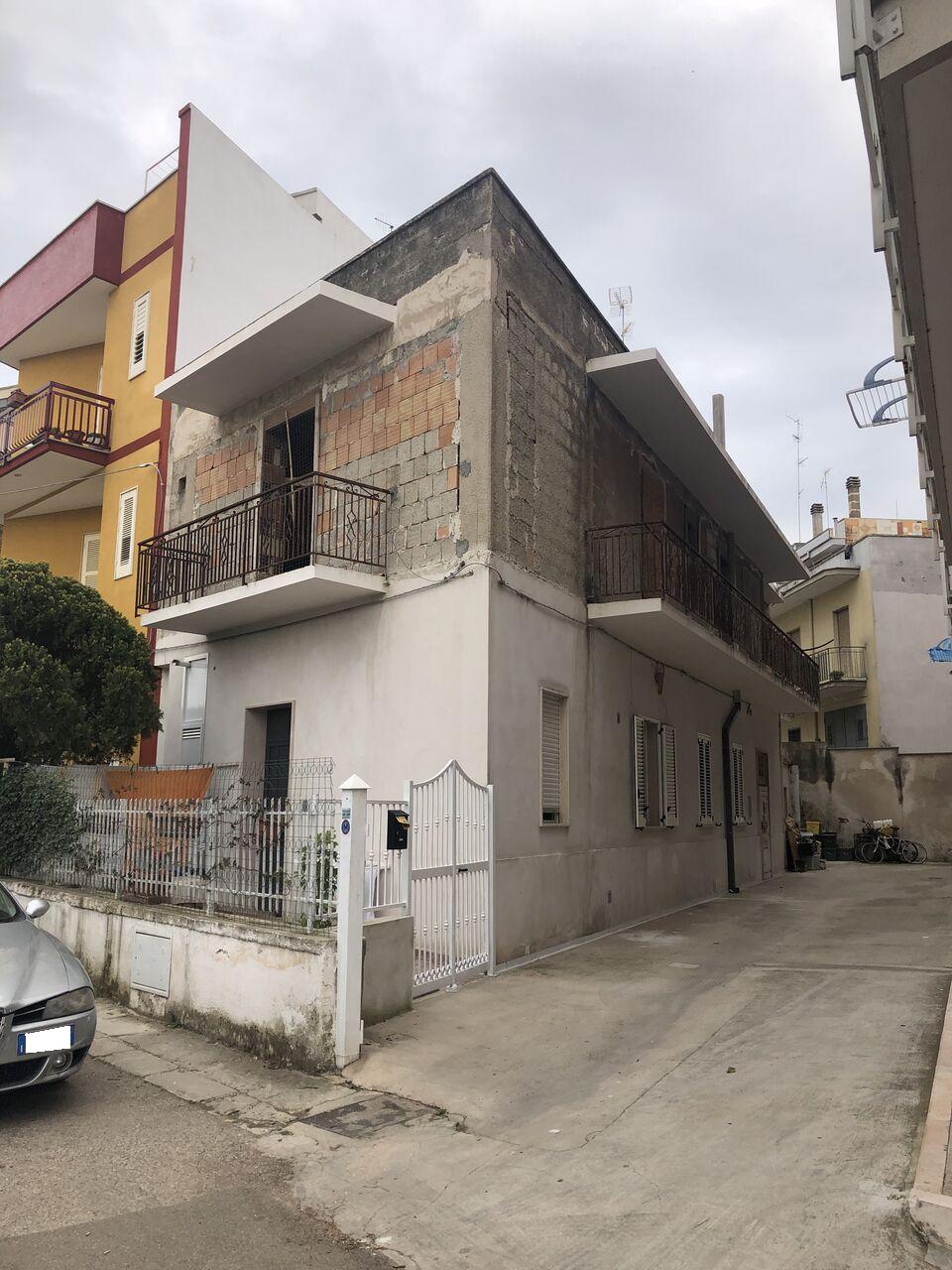 Casa indipendente di  2 vani /120 mq  a Conversano