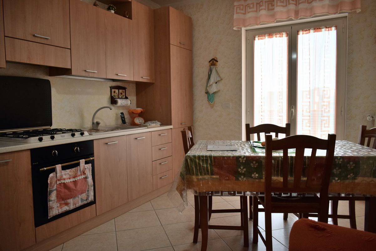 Appartamento di  3 vani /85 mq  a Bitetto (zona Via Beato)