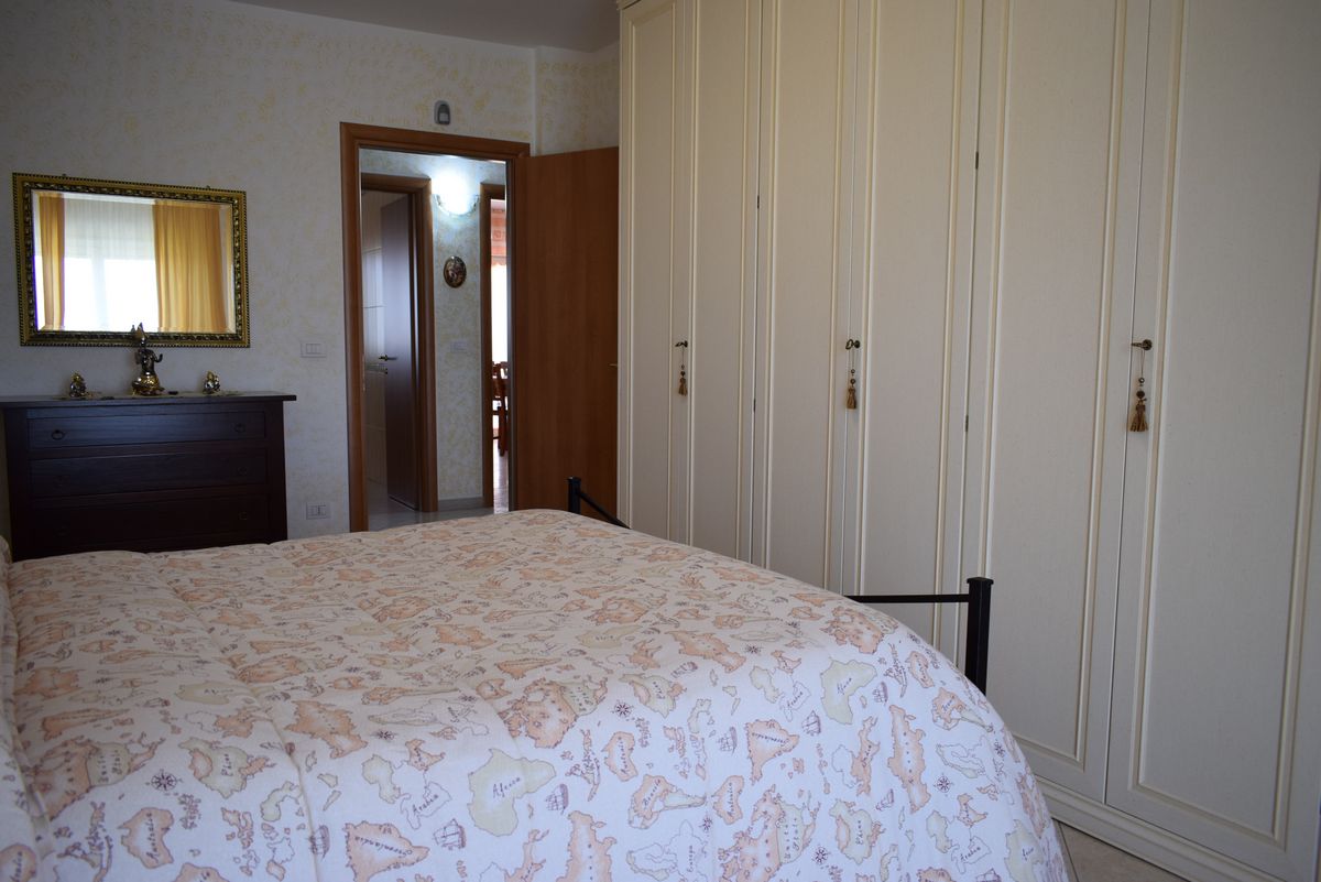 Appartamento di  3 vani /85 mq  a Bitetto (zona Via Beato)