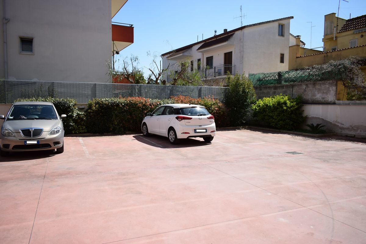 Appartamento di  3 vani /85 mq  a Bitetto (zona Via Beato)