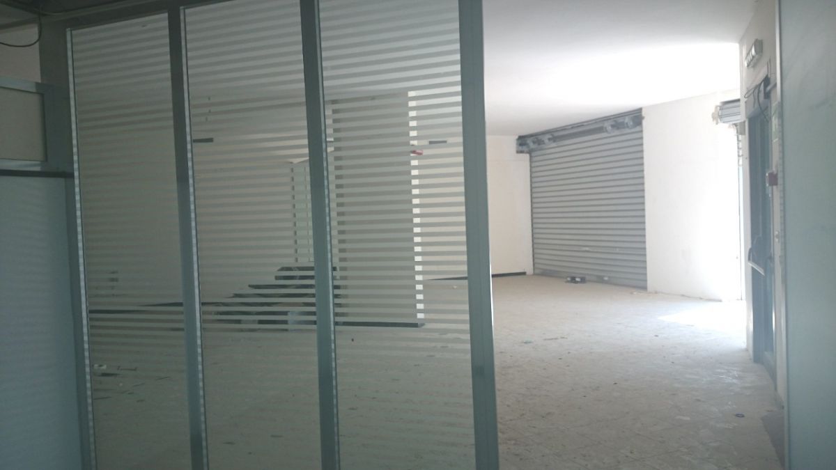 Negozio di  6 vani /280 mq  a Modugno (zona Porto Torres ( fronte strada statale 96))