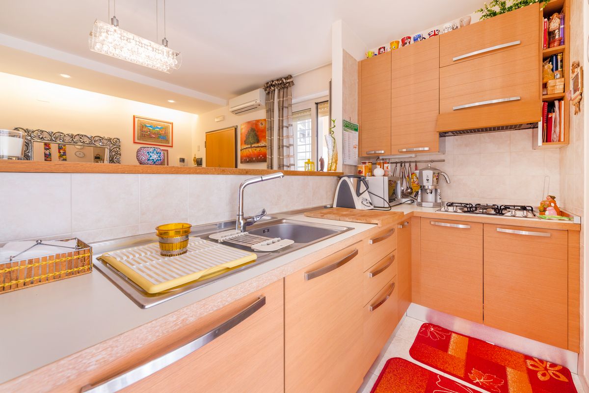 Appartamento di  3 vani /75 mq  a Bitetto (zona Zona Via Beato)