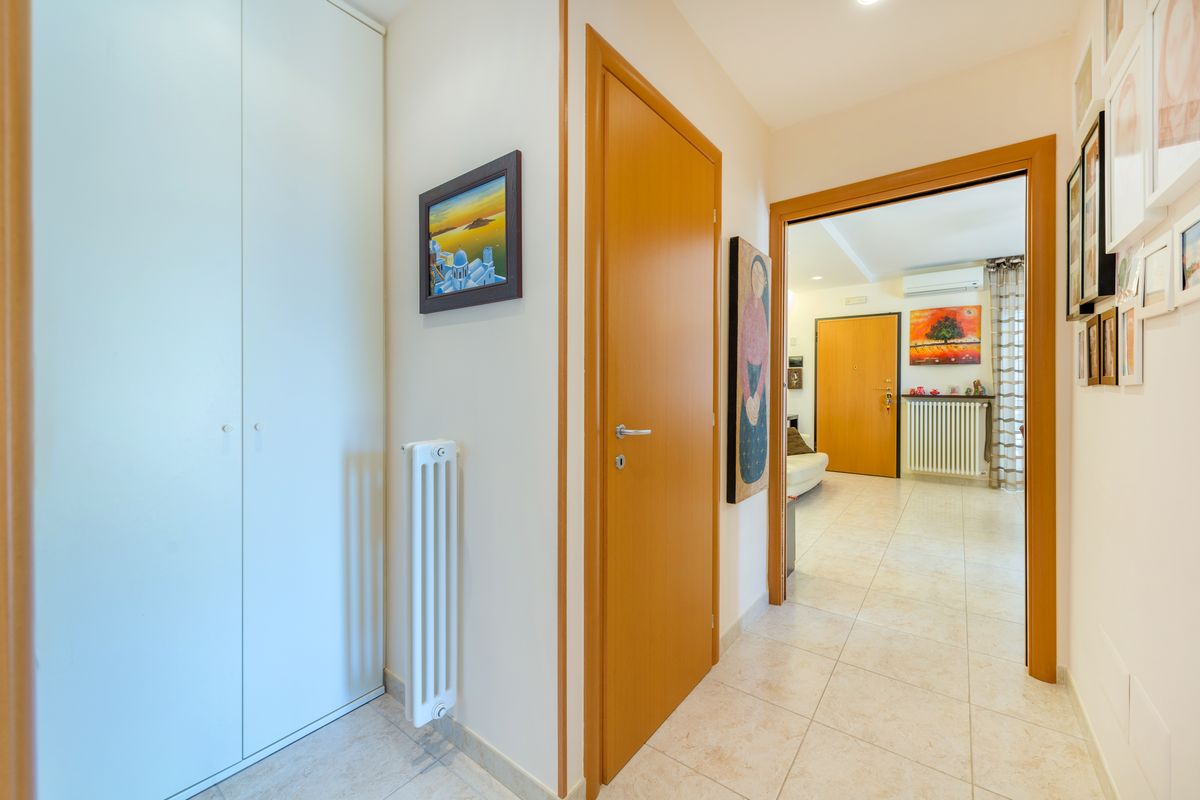 Appartamento di  3 vani /75 mq  a Bitetto (zona Zona Via Beato)