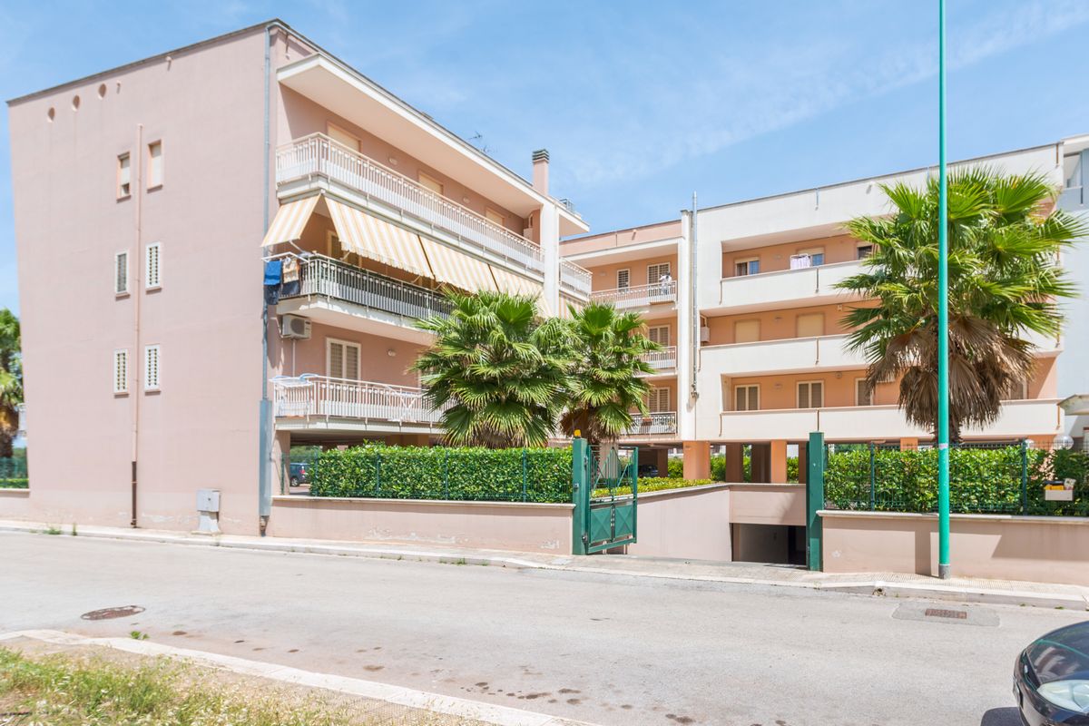 Appartamento di  3 vani /75 mq  a Bitetto (zona Zona Via Beato)