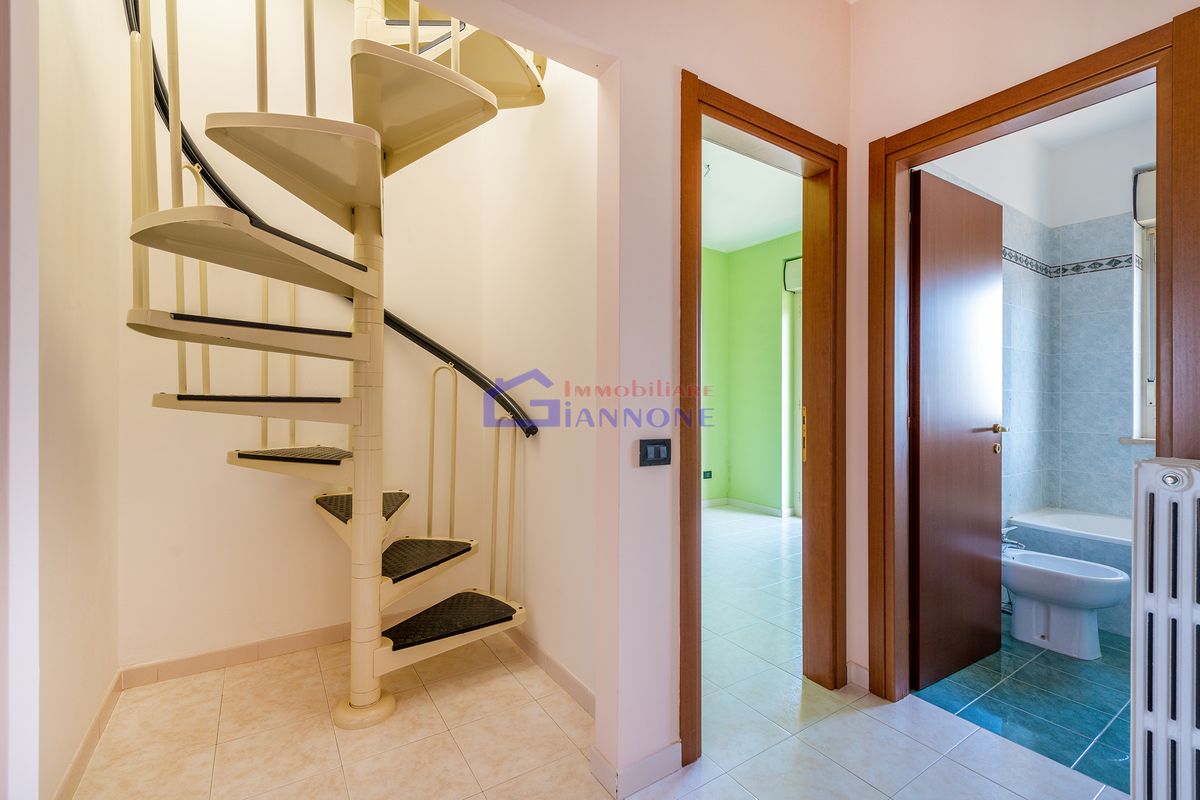 Appartamento di  3 vani /90 mq  a Bitetto (zona Via Beato)