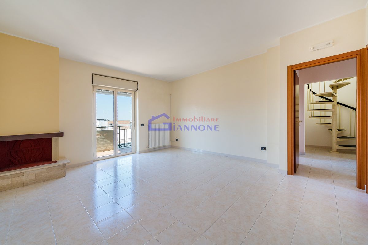 Appartamento di  3 vani /90 mq  a Bitetto (zona Via Beato)