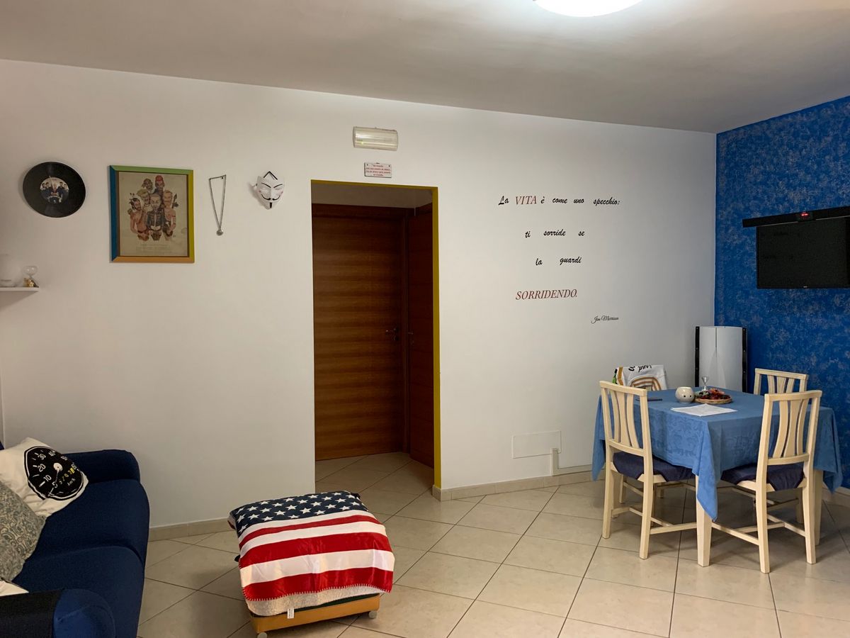 Appartamento di  3 vani /118 mq  a Bari - Palese (zona posta)