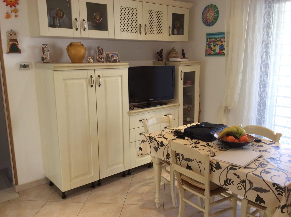 Appartamento di  2 vani /70 mq  a Bitetto (zona Via Beato)