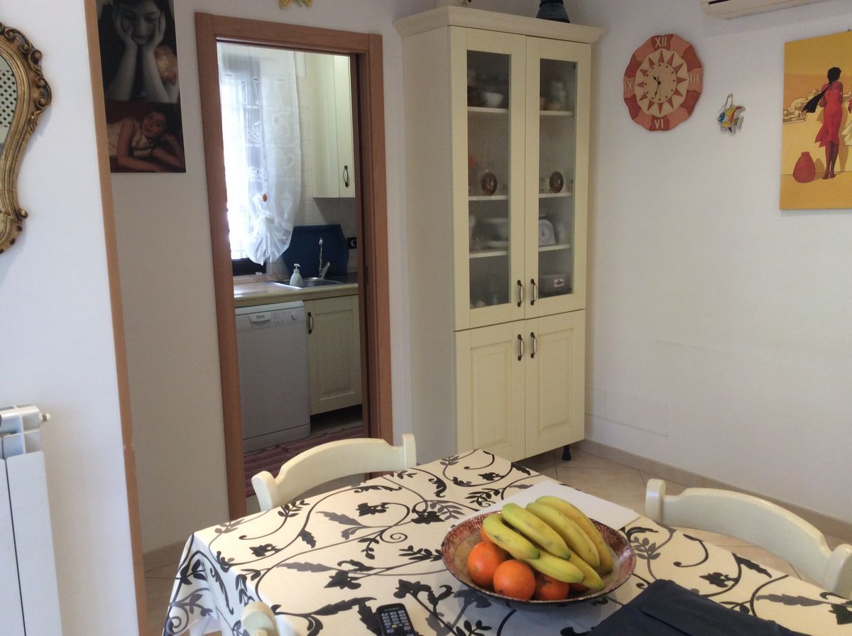 Appartamento di  2 vani /70 mq  a Bitetto (zona Via Beato)