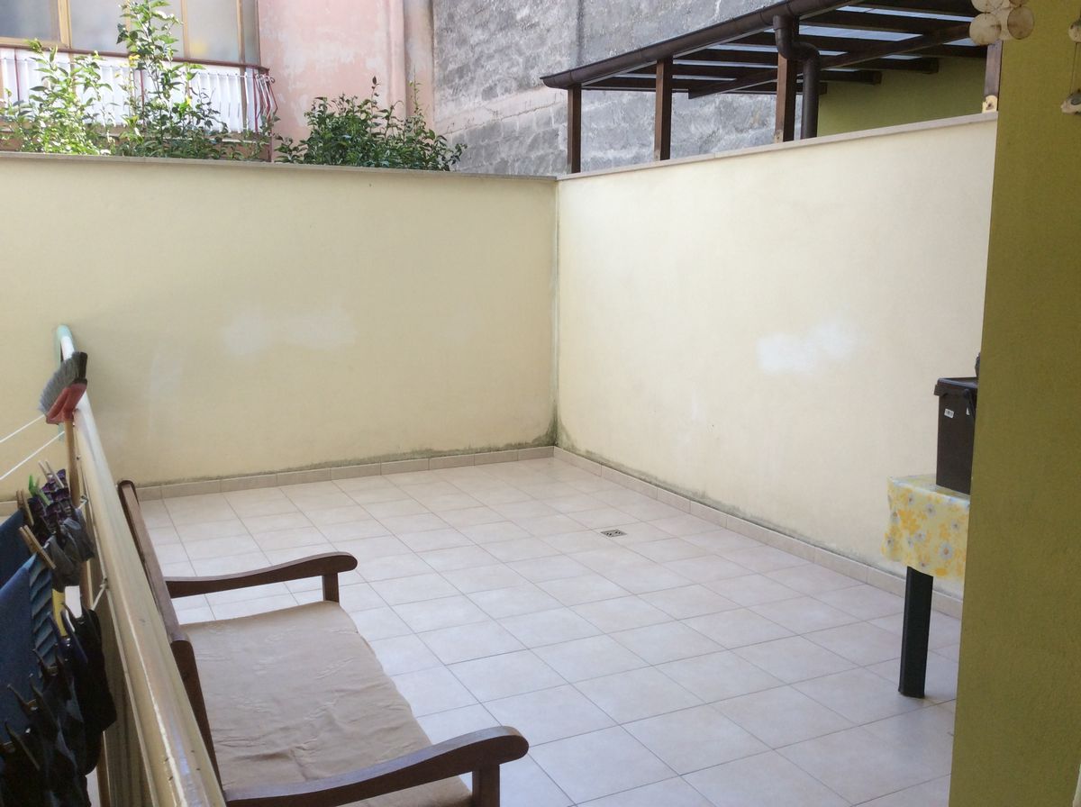 Appartamento di  2 vani /70 mq  a Bitetto (zona Via Beato)