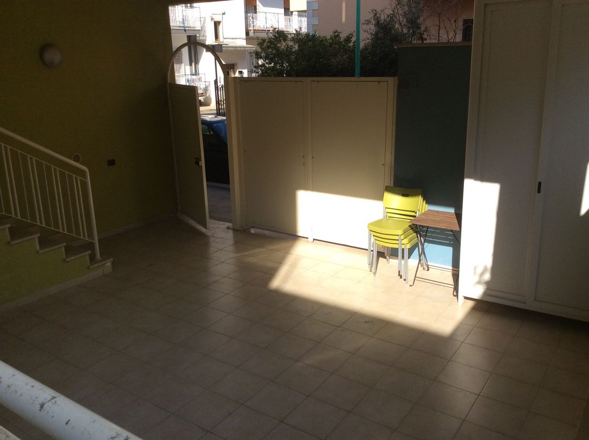 Appartamento di  2 vani /70 mq  a Bitetto (zona Via Beato)