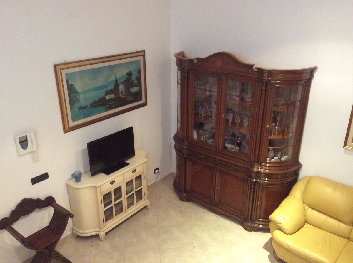 Appartamento di  2 vani /70 mq  a Bitetto (zona Via Beato)