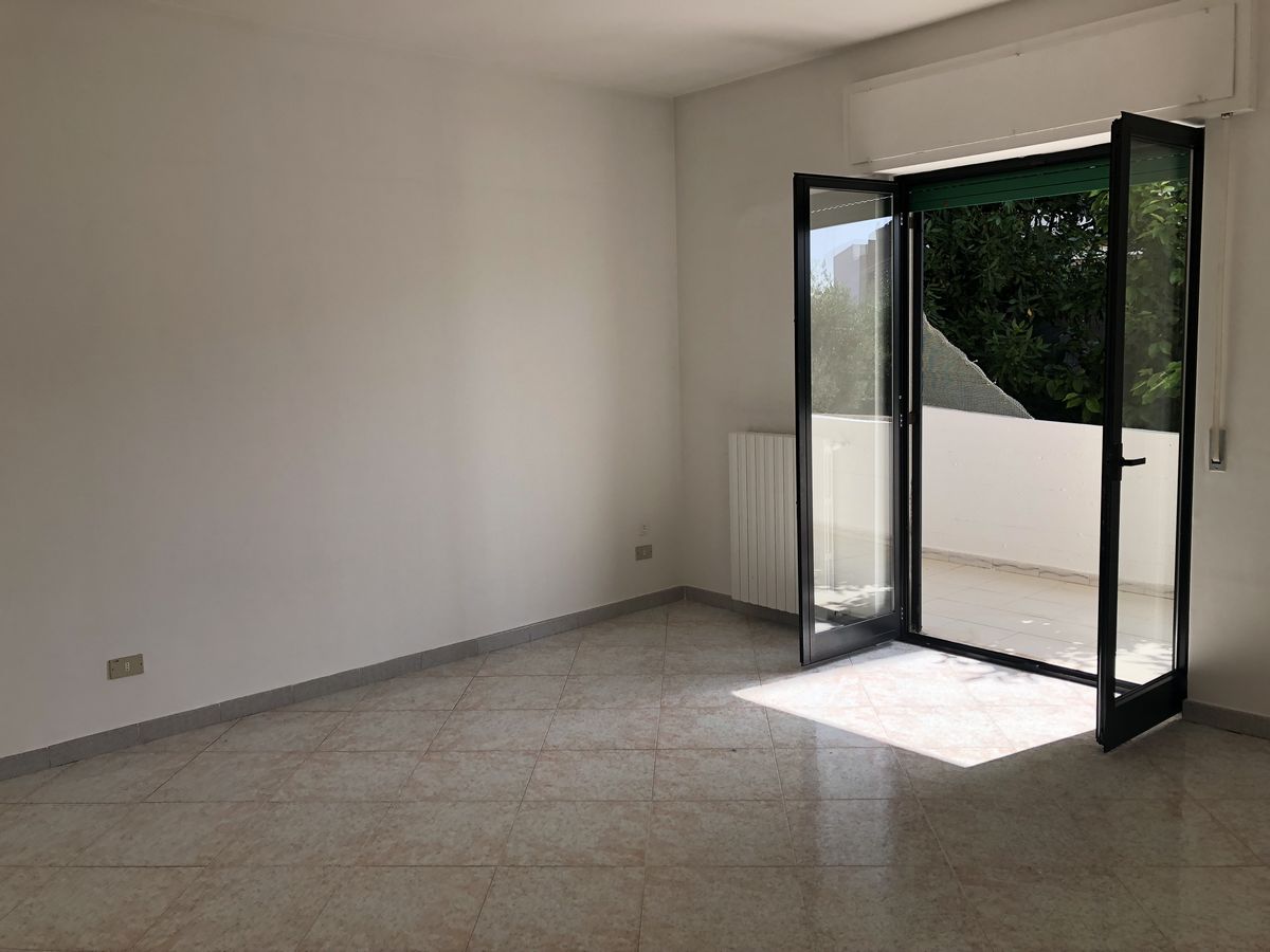 Bifamiliare di  3 vani /100 mq  a Bitetto (zona Via Beato)