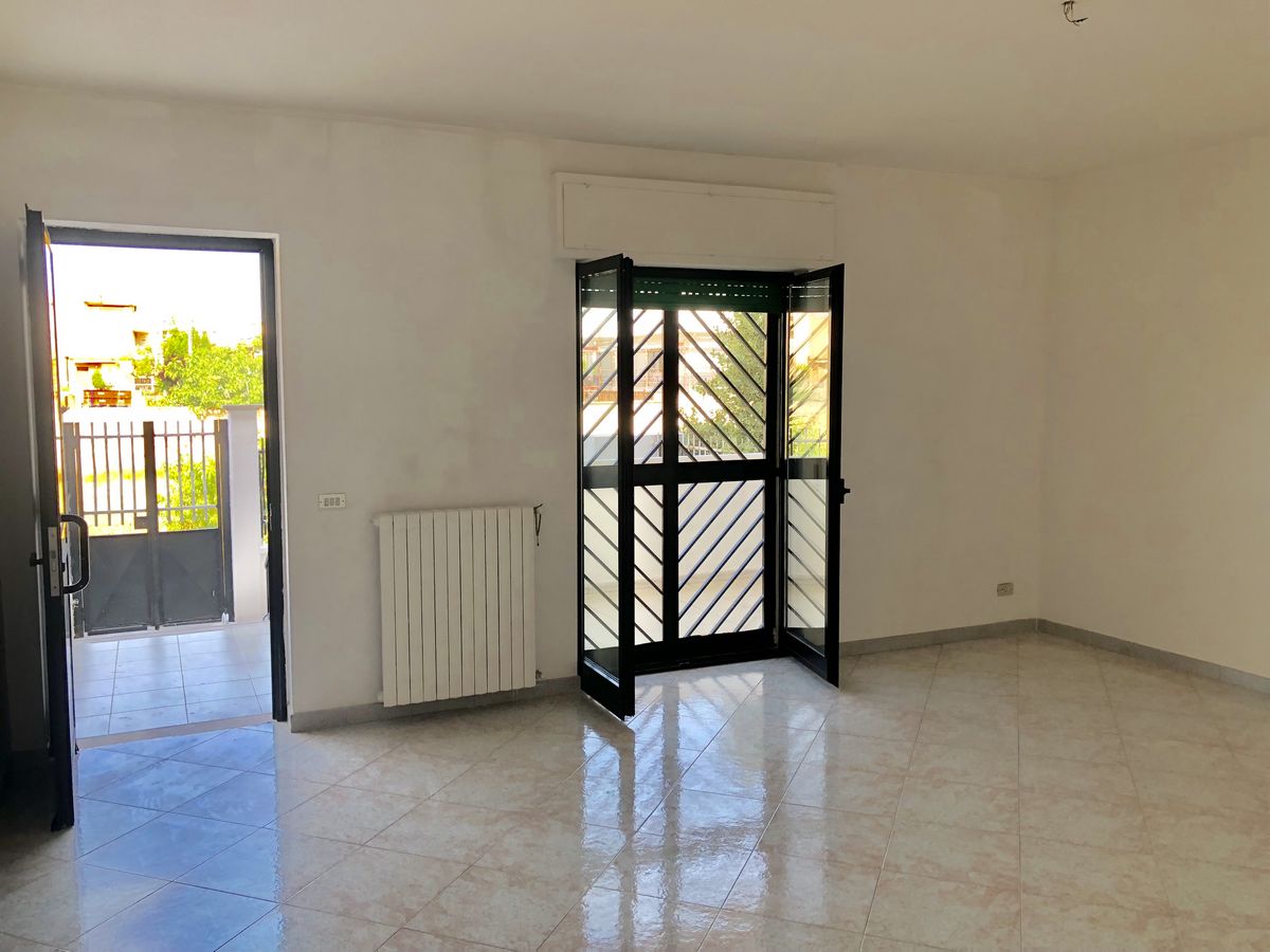 Bifamiliare di  3 vani /100 mq  a Bitetto (zona Via Beato)