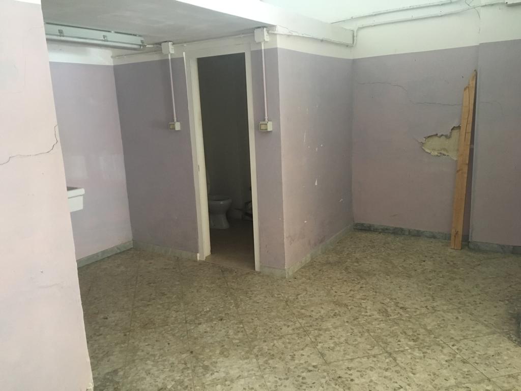 Negozio di  1 vani /70m2  a Bari - Carrassi (zona chiesa russa)