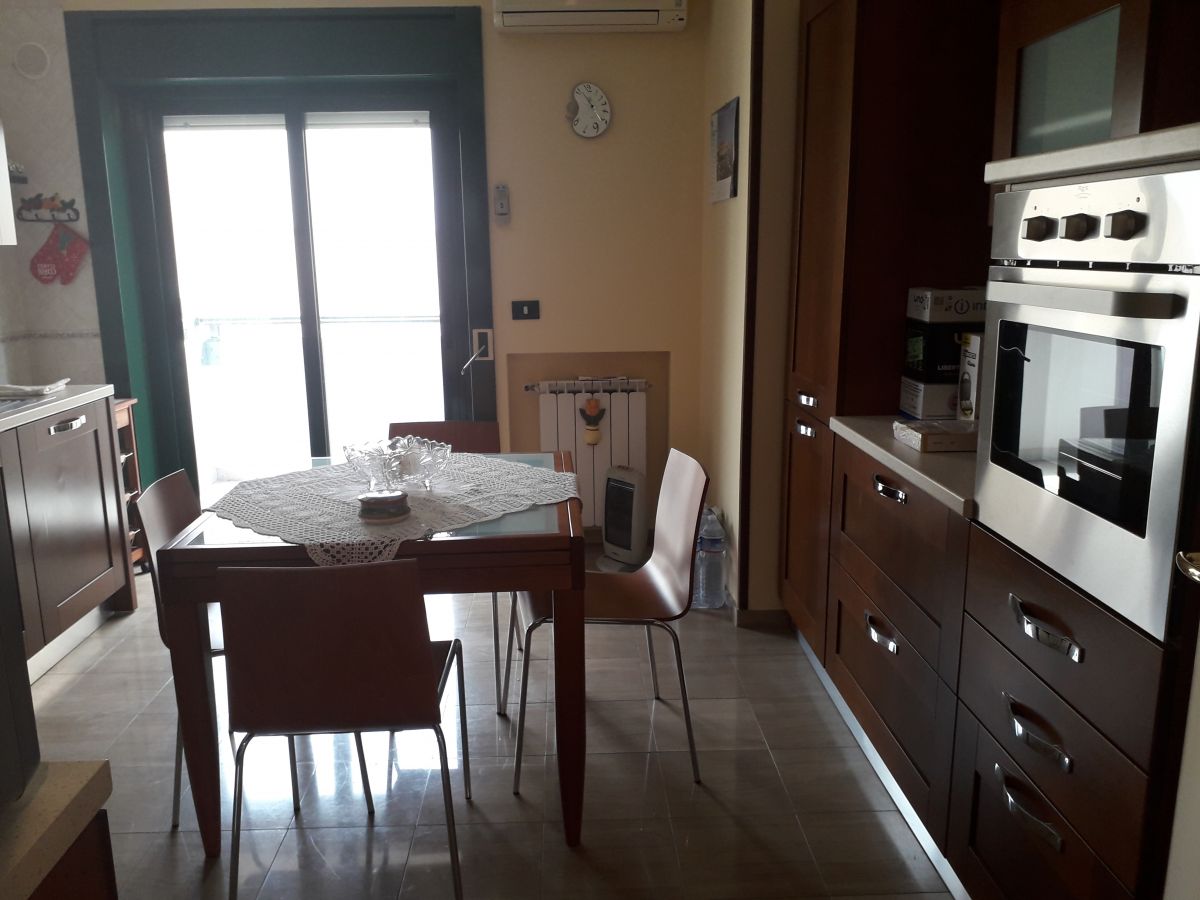 Appartamento di  3 vani /110 mq  a Bari - Carbonara