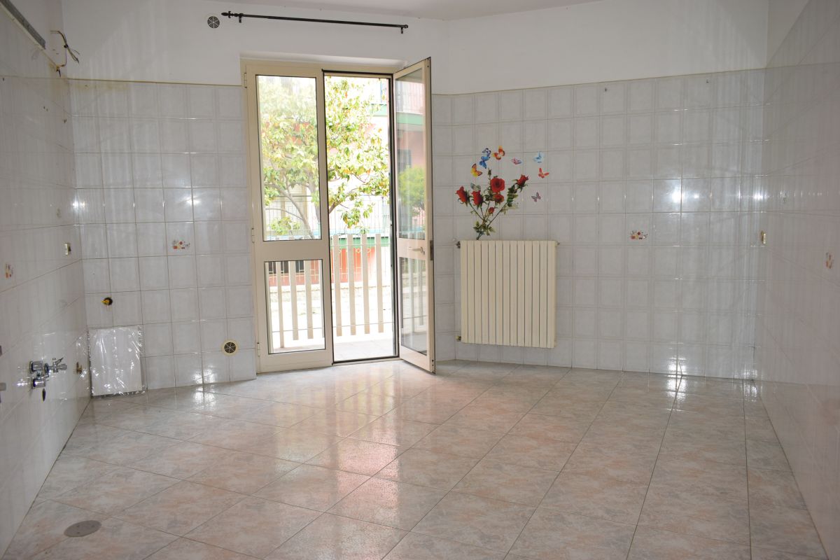 Appartamento di  3 vani /120 mq  a Bitetto (zona Via Beato Giacomo)