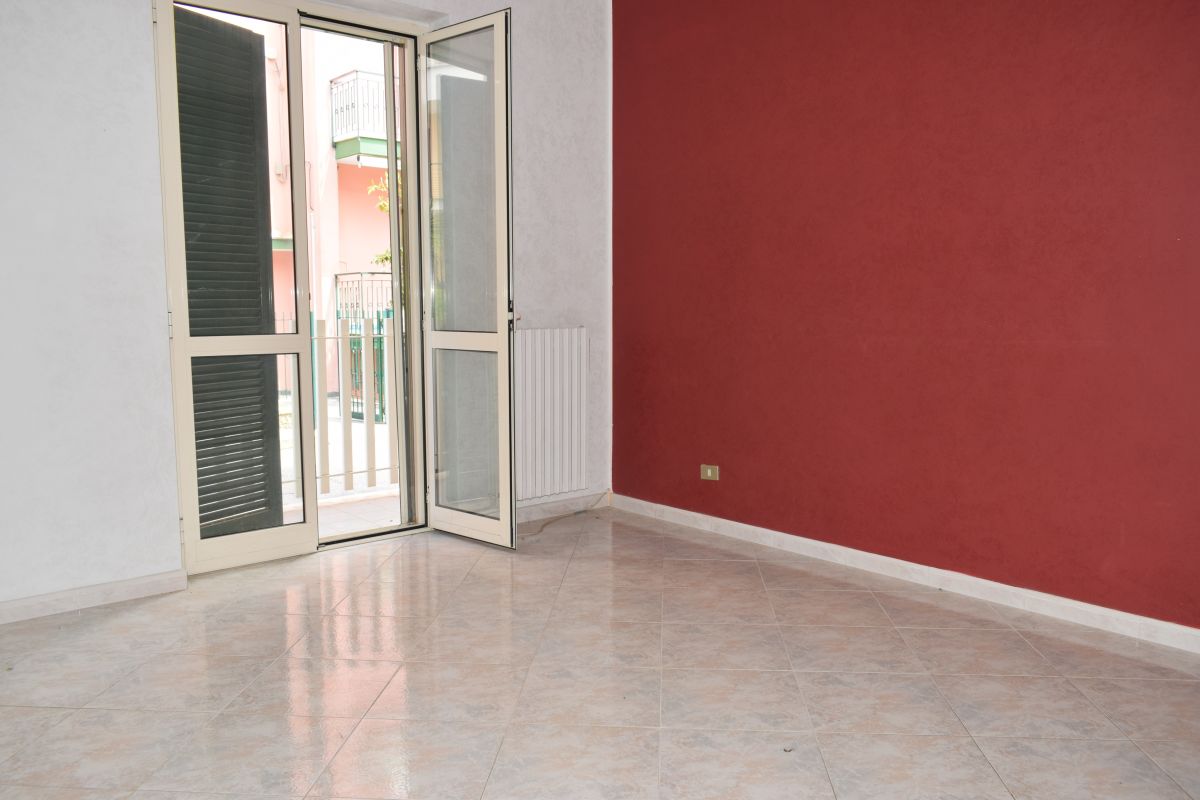 Appartamento di  3 vani /120 mq  a Bitetto (zona Via Beato Giacomo)