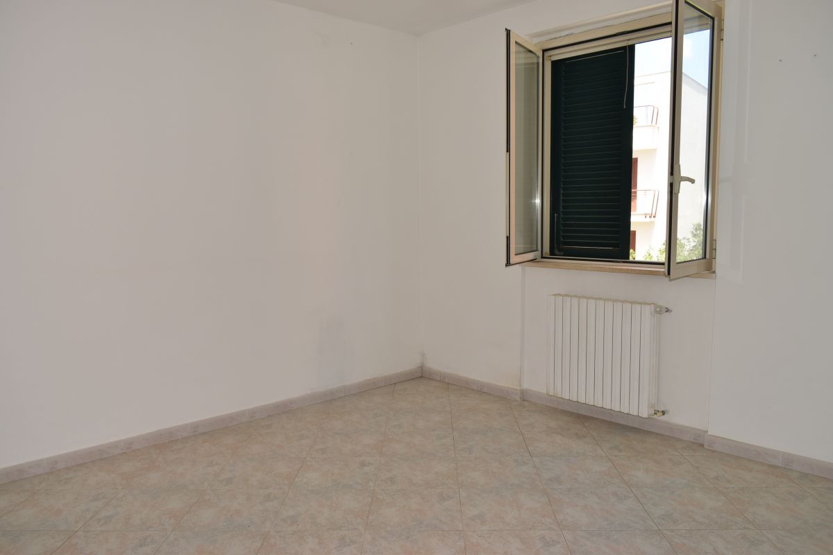 Appartamento di  3 vani /90 mq  a Bitetto (zona Via Beato Giacomo)