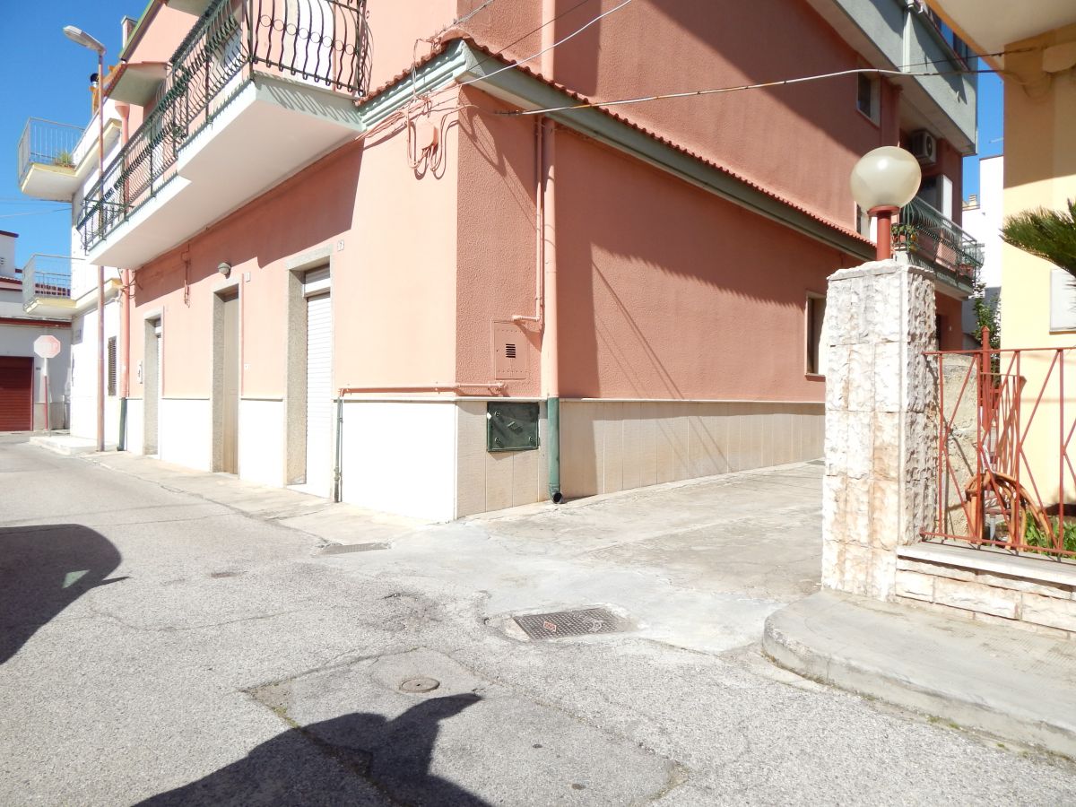 Appartamento di  3 vani /115 mq  a Cassano delle Murge (zona Centrale)