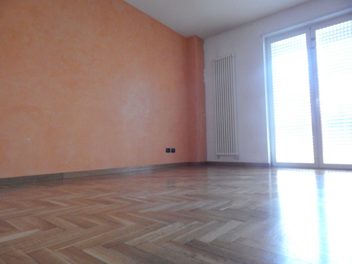 Appartamento di  3 vani /118 mq  a Cassano delle Murge (zona Zona centrale)