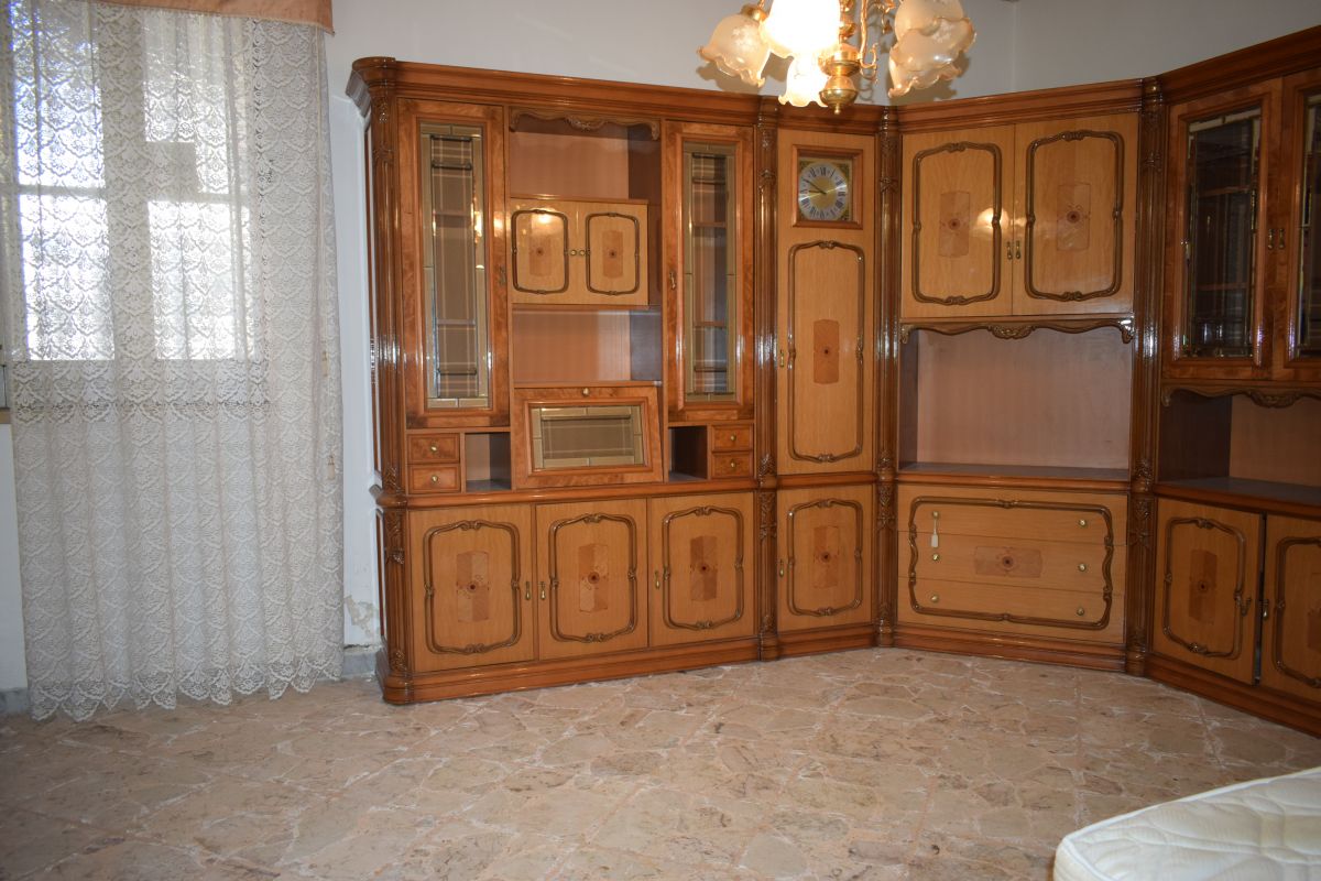 Casa indipendente di  3 vani /130 mq  a Bitetto (zona Via Beato Giacomo)