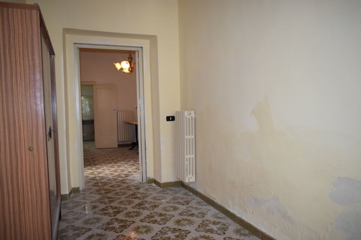 Casa indipendente di  3 vani /130 mq  a Bitetto (zona Via Beato Giacomo)