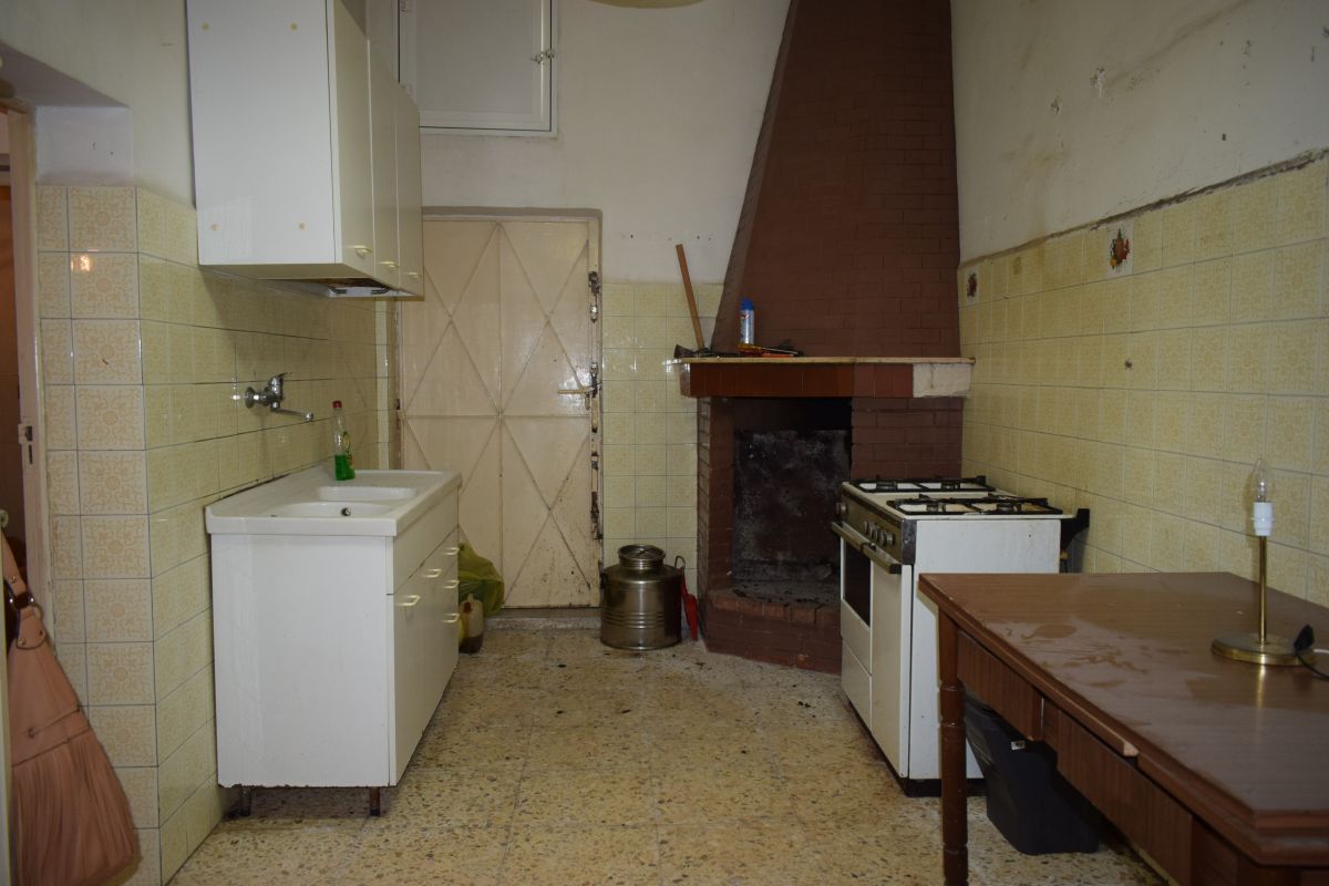 Casa indipendente di  3 vani /130 mq  a Bitetto (zona Via Beato Giacomo)