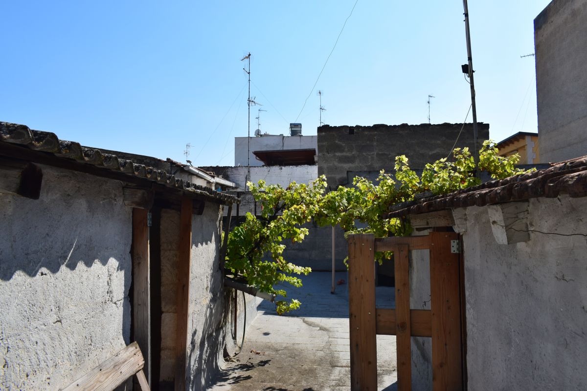 Casa indipendente di  3 vani /130 mq  a Bitetto (zona Via Beato Giacomo)