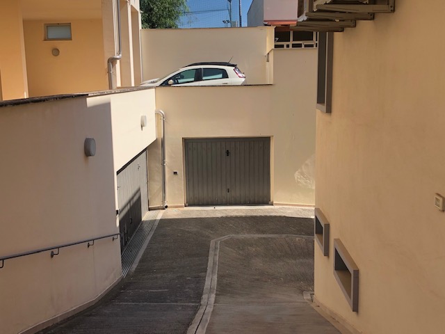 Appartamento di  4 vani /90 mq  a Modugno (zona Zona Parco)