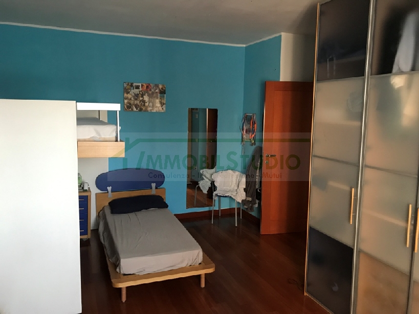 Villa (zona residenziale) di  5 vani /204 mq  a Bari - Palese (zona BORGO MASSIMO)