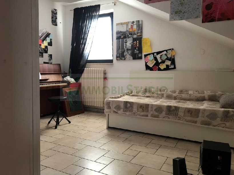 Villa (zona residenziale) di  5 vani /204 mq  a Bari - Palese (zona BORGO MASSIMO)