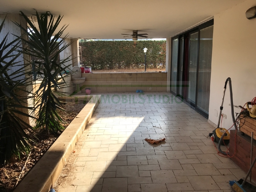 Villa (zona residenziale) di  5 vani /204 mq  a Bari - Palese (zona BORGO MASSIMO)