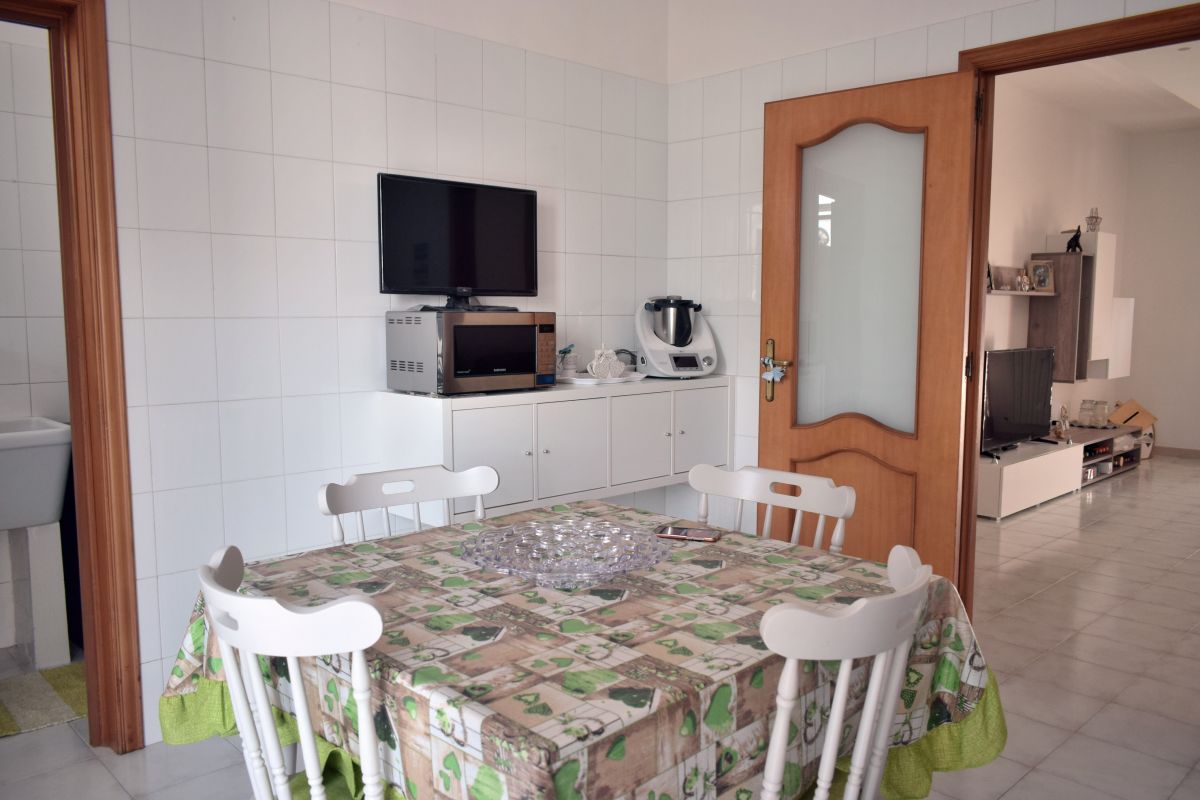 Appartamento di  3 vani /115 mq  a Bitetto (zona Posta/Mercato)