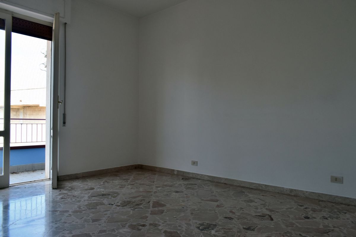 Appartamento di  3 vani /90 mq  a Bitetto (zona Zona Via Beato)