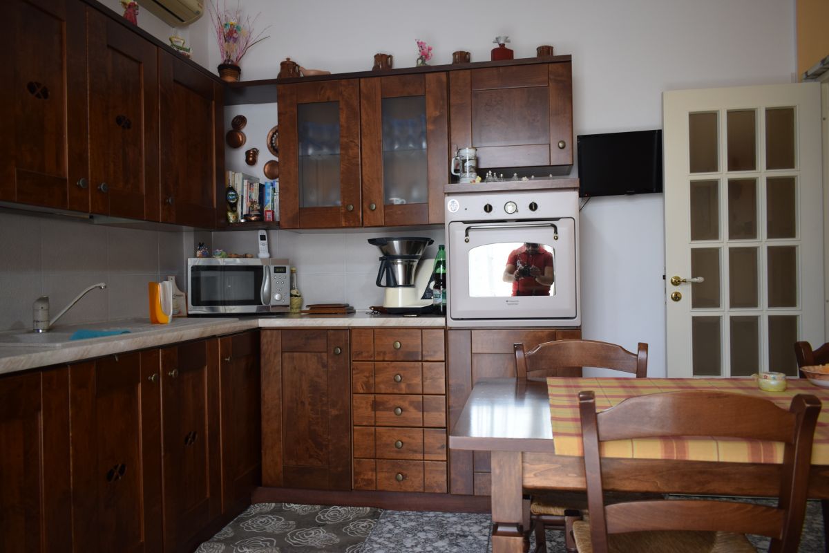 Casa indipendente di  3 vani /135 mq  a Bitetto (zona Posta/Mercato)